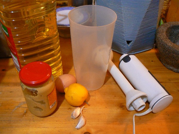 making mayonnaise