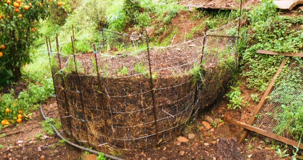 Two ways of making compost